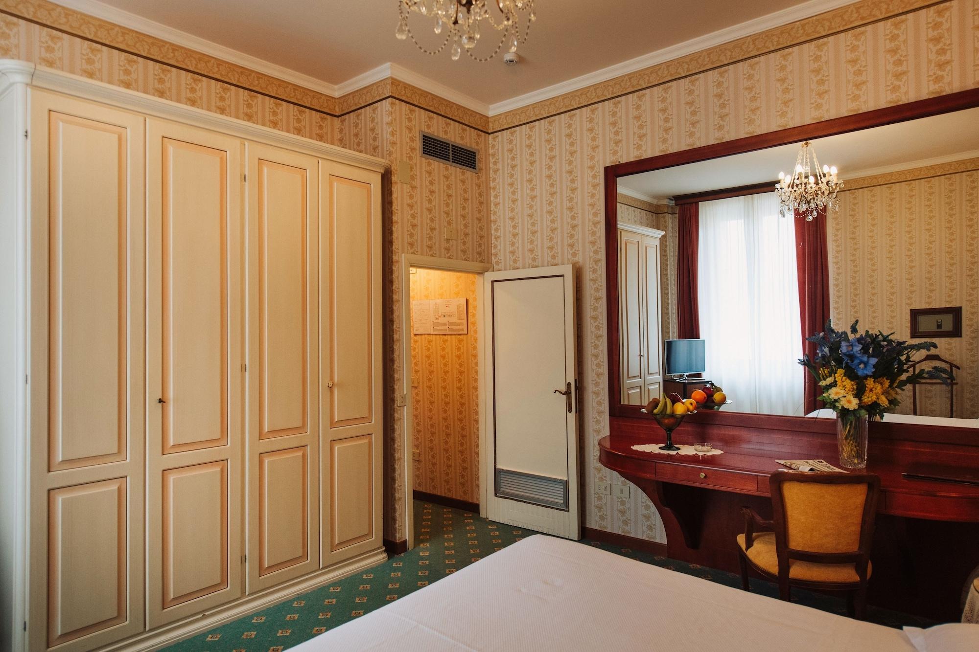 Hotel Grand Excelsior