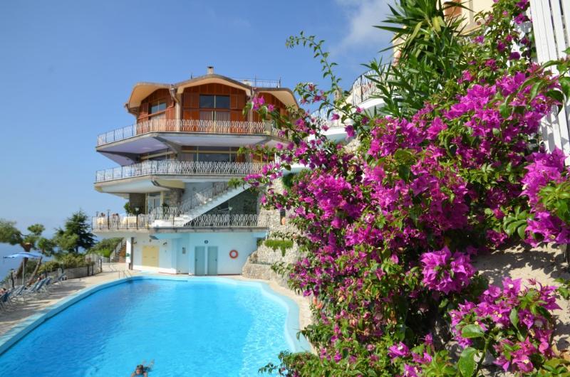 Hotel Grand Excelsior 4*