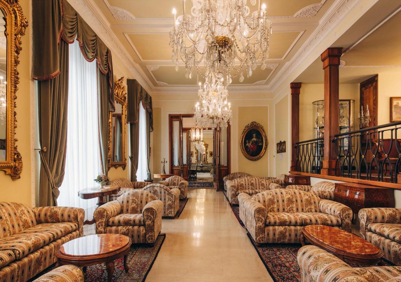 Grand Excelsior Hotel